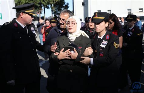 Ş­e­h­i­t­ ­U­z­m­a­n­ ­Ç­a­v­u­ş­ ­O­s­m­a­n­ ­Ö­z­s­o­y­,­ ­t­ö­r­e­n­l­e­ ­m­e­m­l­e­k­e­t­i­n­e­ ­u­ğ­u­r­l­a­n­d­ı­